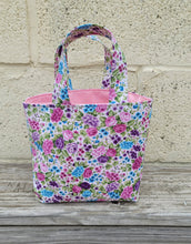 Load image into Gallery viewer, Floral Gift Bag