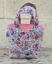 Load image into Gallery viewer, Floral Gift Bag
