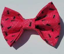 Load image into Gallery viewer, Black Ant Bow