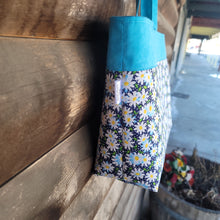 Load image into Gallery viewer, Daisies Tote Bag
