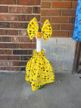 Load image into Gallery viewer, Pouch Goose Dress and Matching Bow
