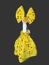 Load image into Gallery viewer, Pouch Goose Dress and Matching Bow
