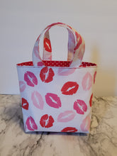 Load image into Gallery viewer, Valentines Day Lips Gift Bag
