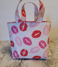 Load image into Gallery viewer, Valentines Day Lips Gift Bag

