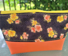 Load image into Gallery viewer, Flowers Two Tone Snack Bag

