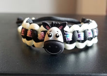 Load image into Gallery viewer, Zebra Paracord Bracelet
